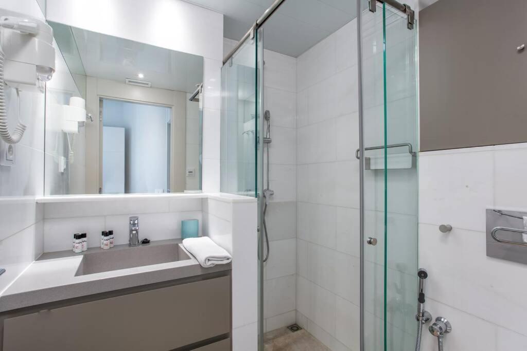 Kronos On The Beach Suite 4 Барселона Екстериор снимка